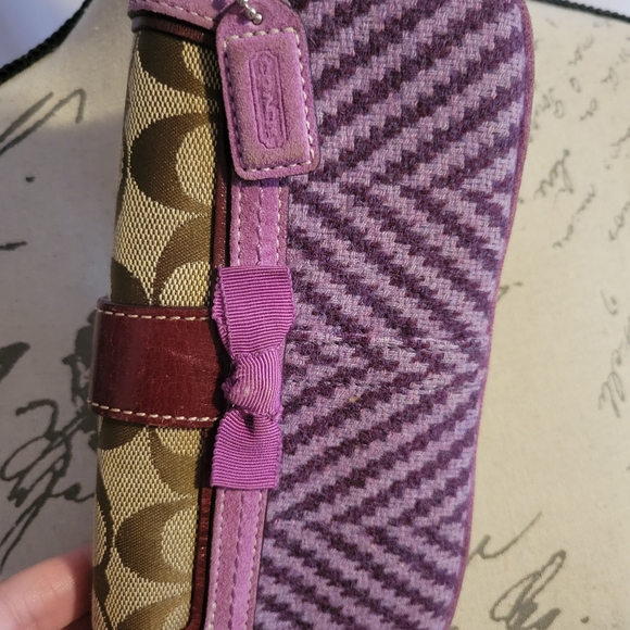 Rare Coach wristlet - Picture 2 of 7